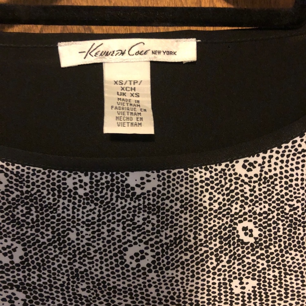 Kenneth Cole Tee - Picture 4 of 5